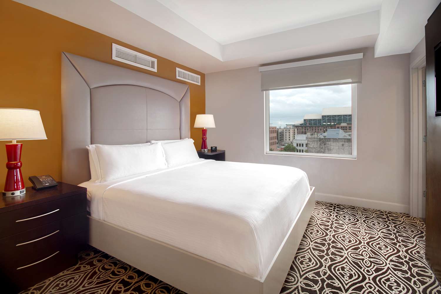 the sam houston curio collection by hilton