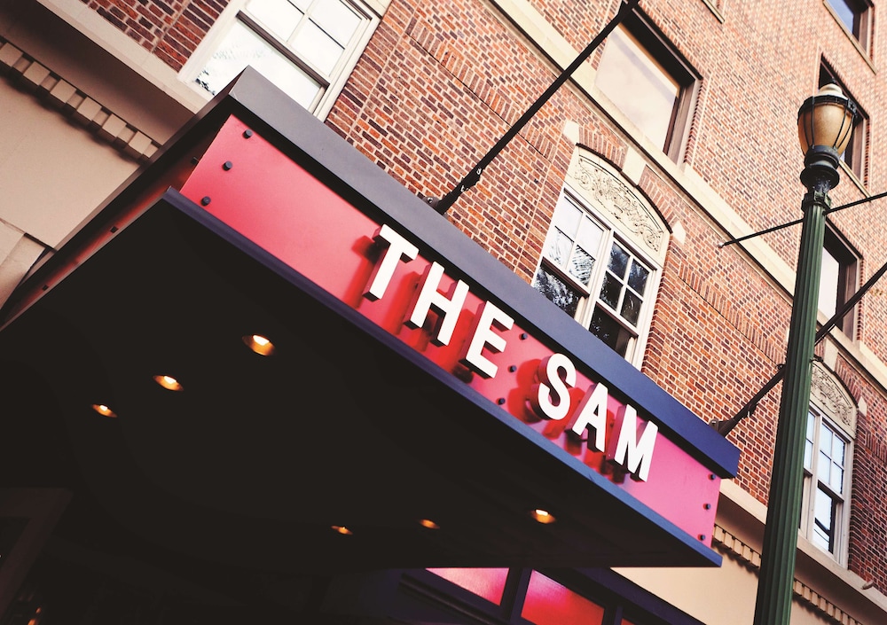 the sam houston curio collection by hilton
