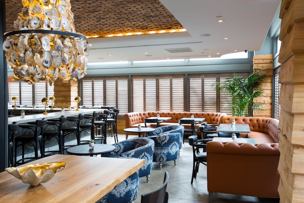 the sam houston curio collection by hilton