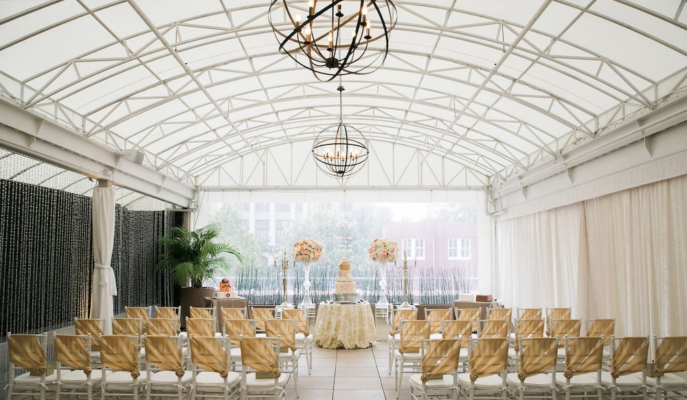 the sam houston curio collection by hilton