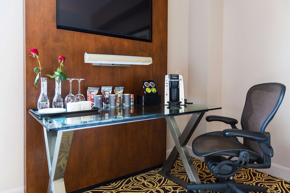 the sam houston curio collection by hilton