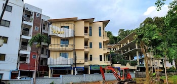 royal waves hotel