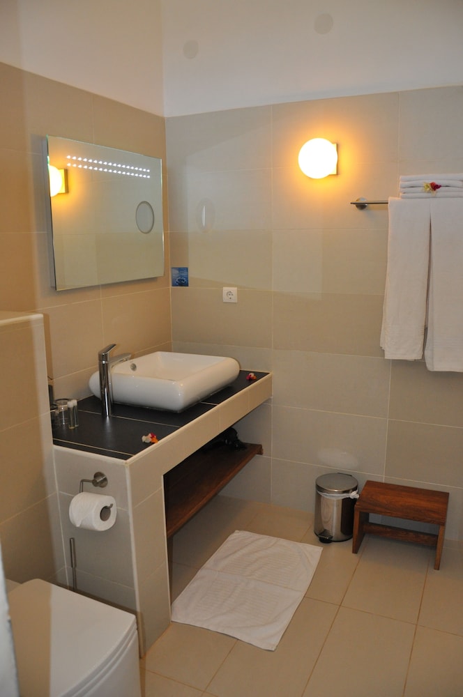 leos beach hotel and restaurant adults only
