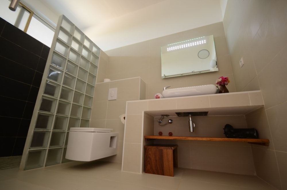 leos beach hotel and restaurant adults only