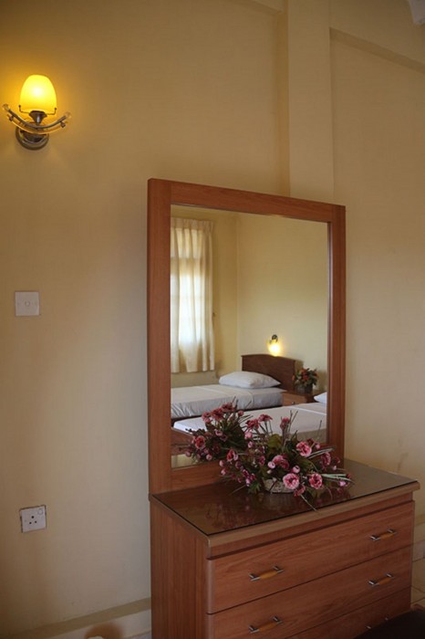 Hotel Red Rose,Negombo>>Katunayake,3 star