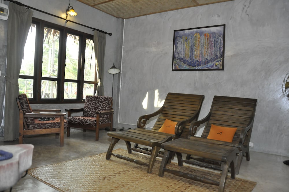 the charm boutique resort and hotel
