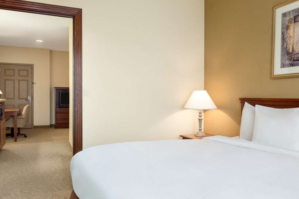 sonesta essential iah airport jfk boulevard