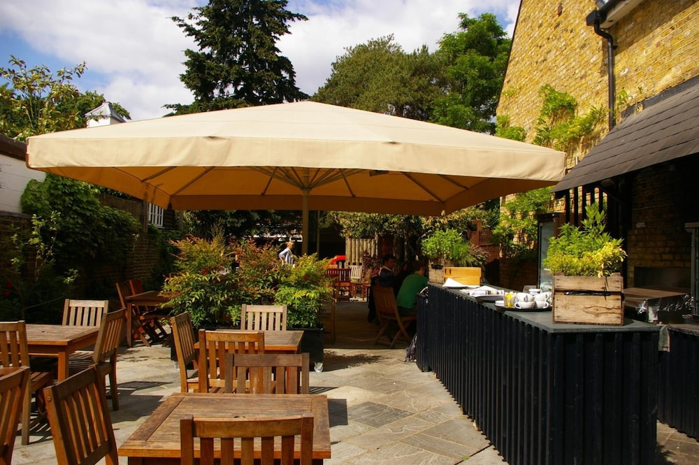 the victoria