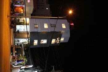 sailing hotel