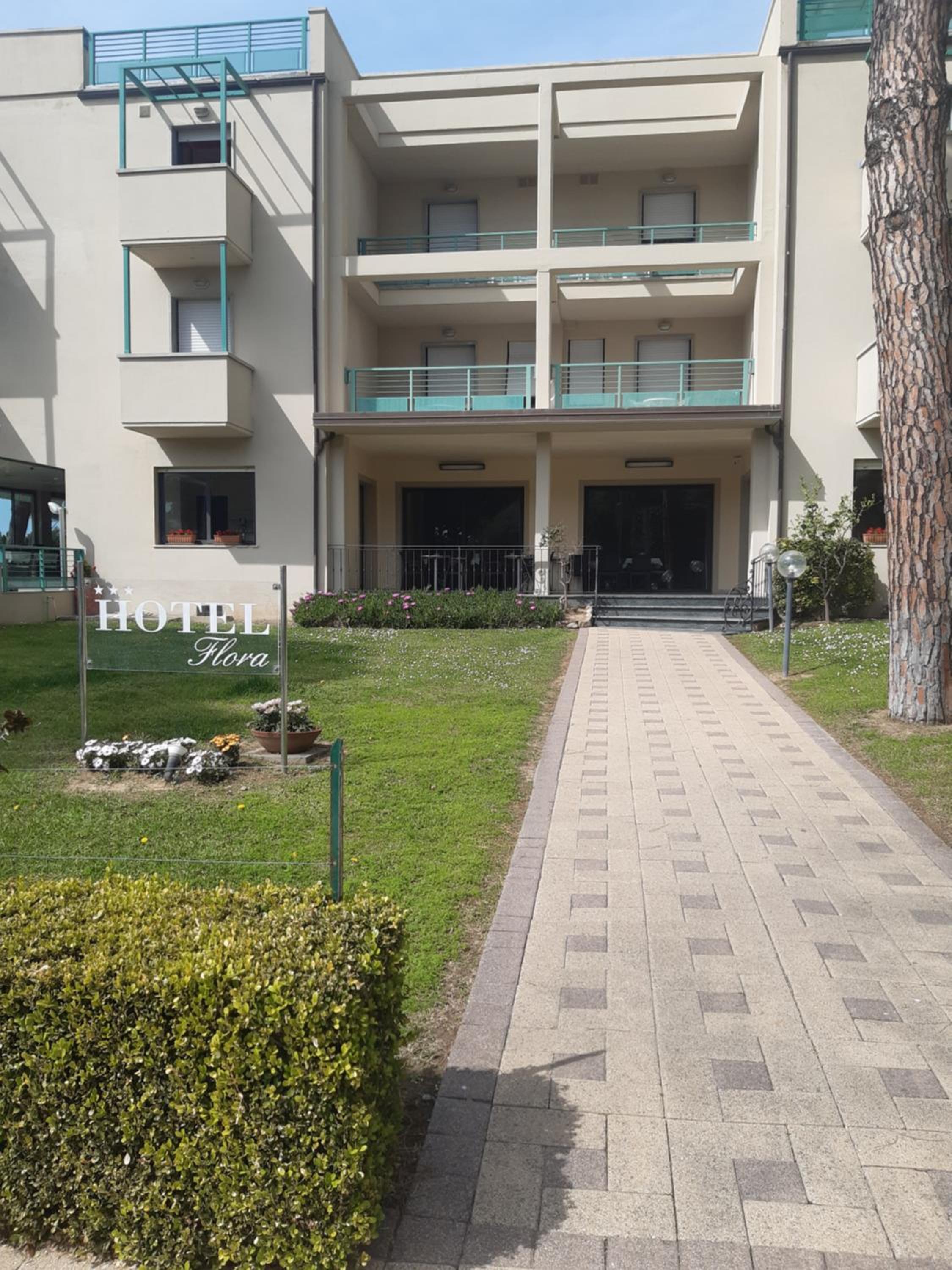 hotel flora