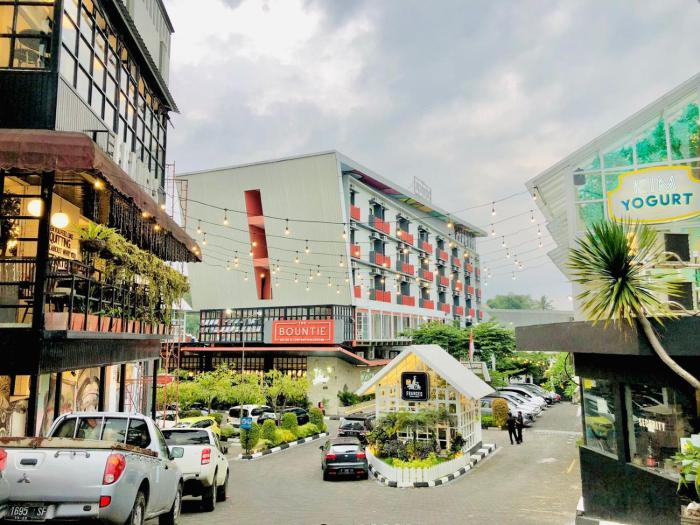 the bountie hotel and convention center sukabumi