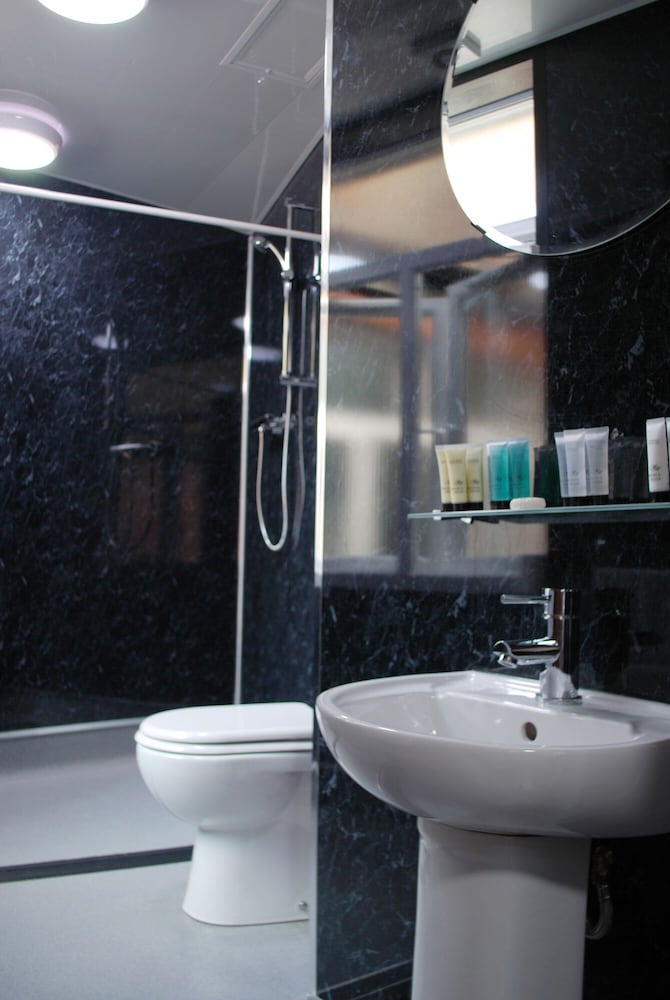 the liverpool inn hotel