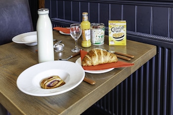 Grantham Arms,Bramhope>>Boroughbridge,4 star