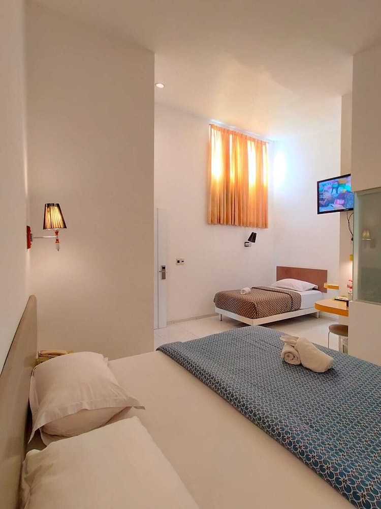 dewarna zainul arifin malang