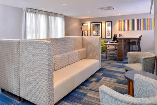 holiday inn express rochester university area by ihg