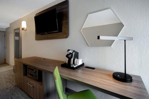 holiday inn express rochester university area by ihg