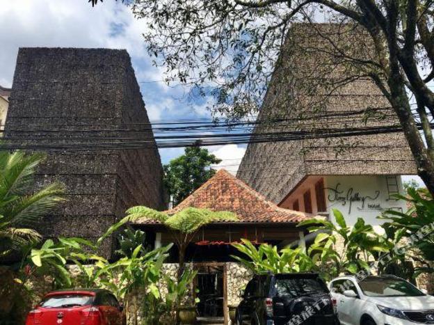 flores gallery hotel