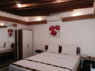 flores gallery hotel