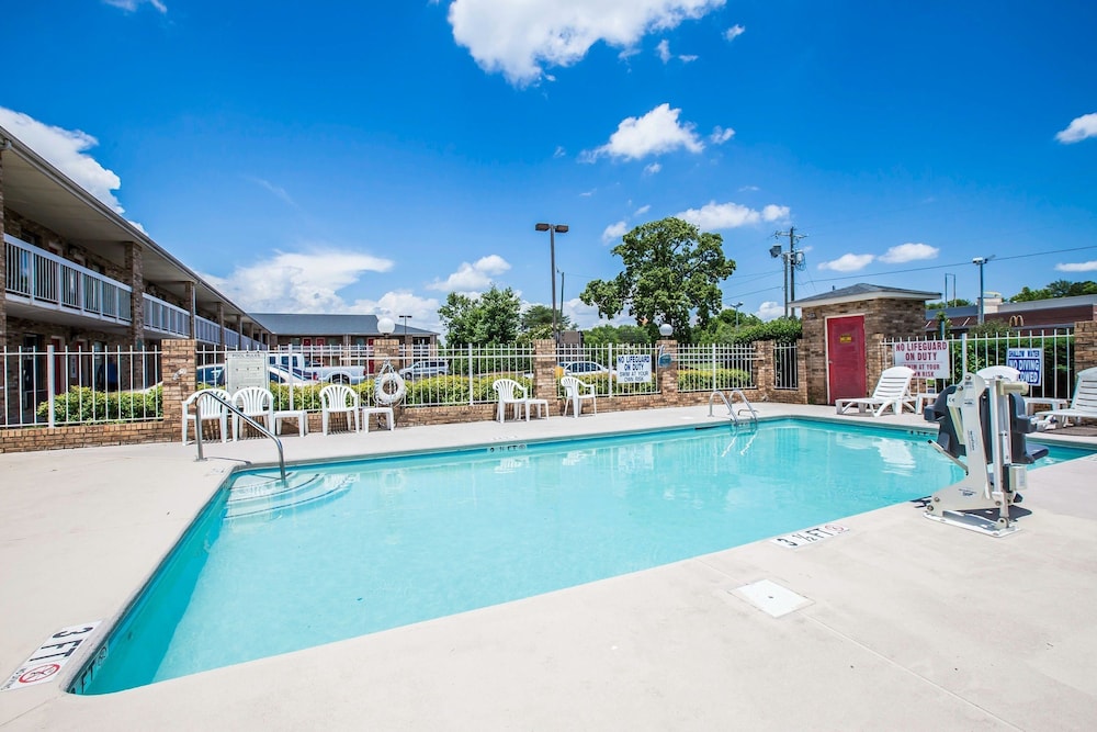 rodeway inn expo center