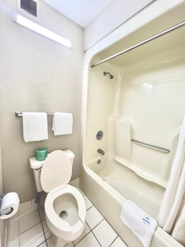 rodeway inn expo center