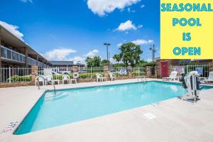 rodeway inn expo center