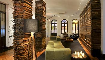 johnscher by sj san juan curitiba