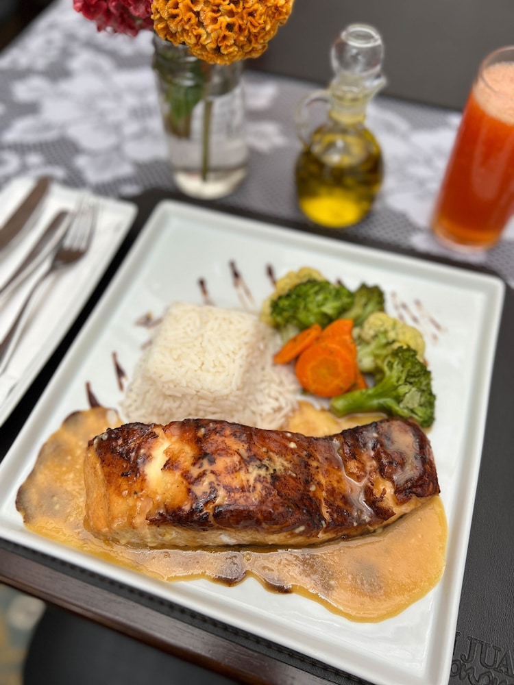 johnscher by sj san juan curitiba