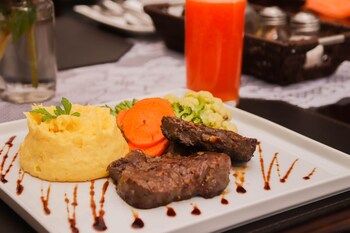 johnscher by sj san juan curitiba