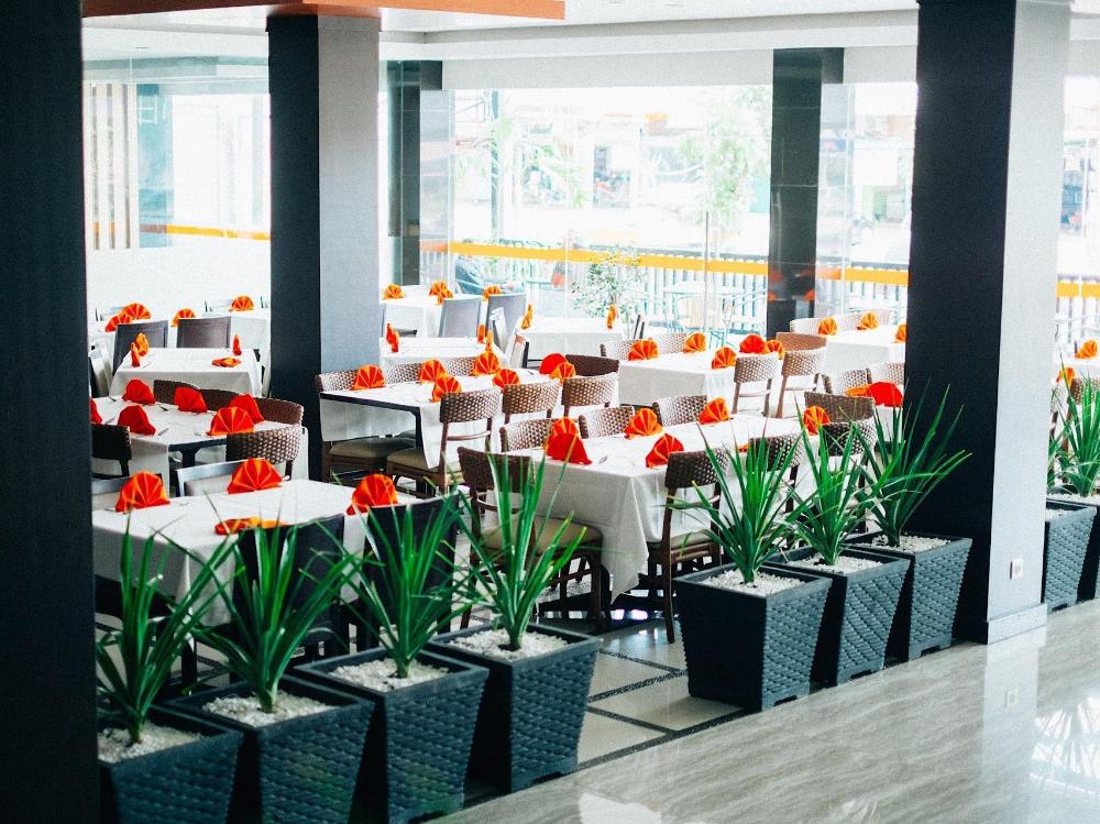 alpha hotel