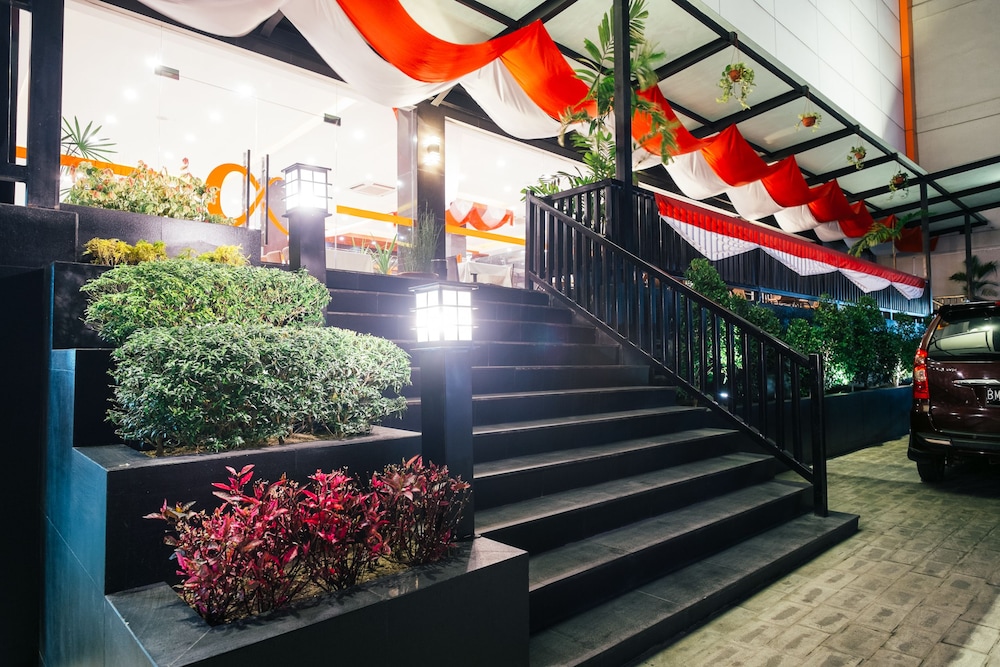 alpha hotel
