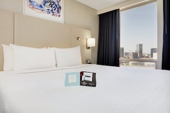 Crowne Plaza Hotel Dallas Downtown, An Ihg Hotel,Near Dallas World Aquarium,3 star