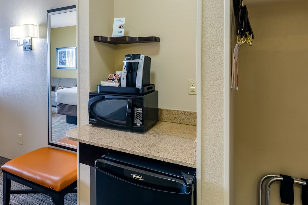 holiday inn express hotel and suites dallas west by ihg