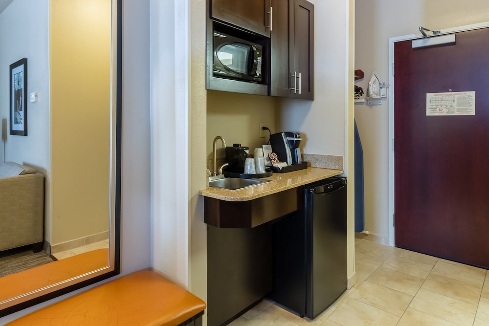 holiday inn express hotel and suites dallas west by ihg