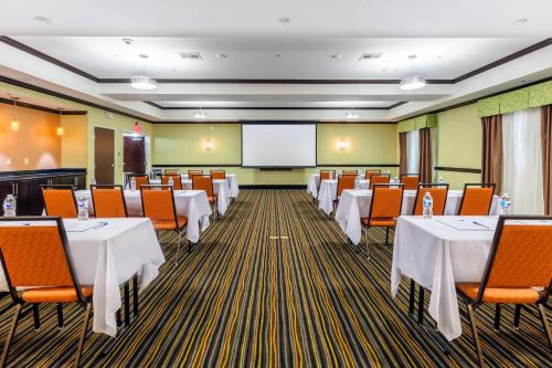 holiday inn express hotel and suites dallas west by ihg