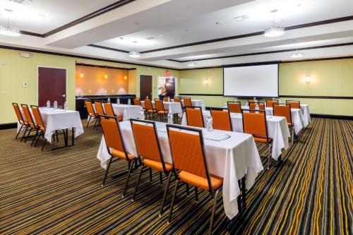 holiday inn express hotel and suites dallas west by ihg