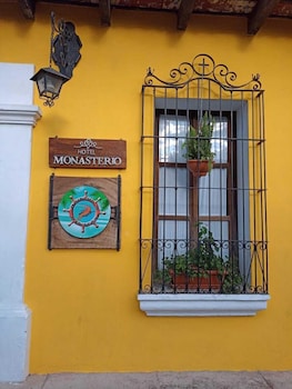 hotel monasterio