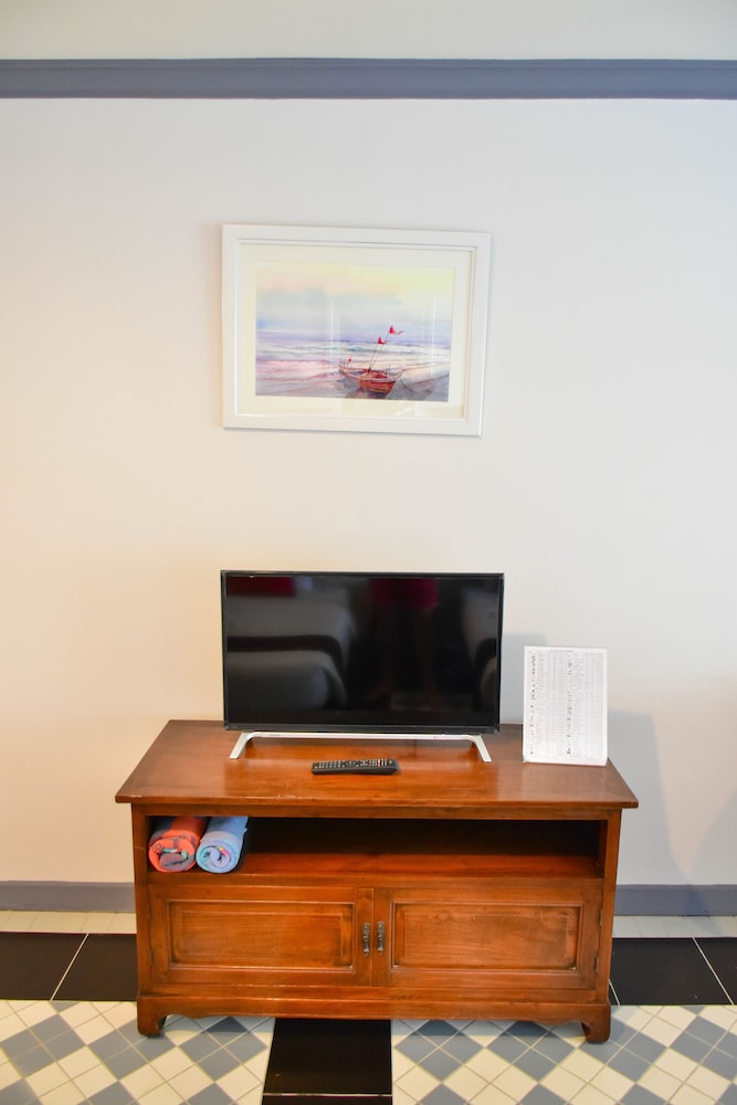 sea memories white sand beach hotel