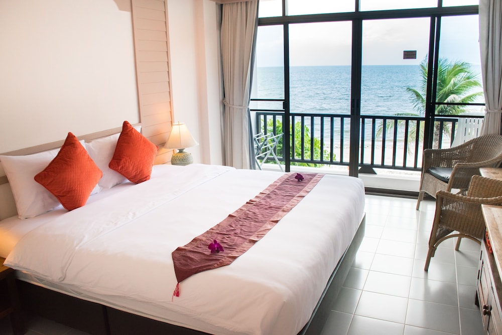 sea memories white sand beach hotel