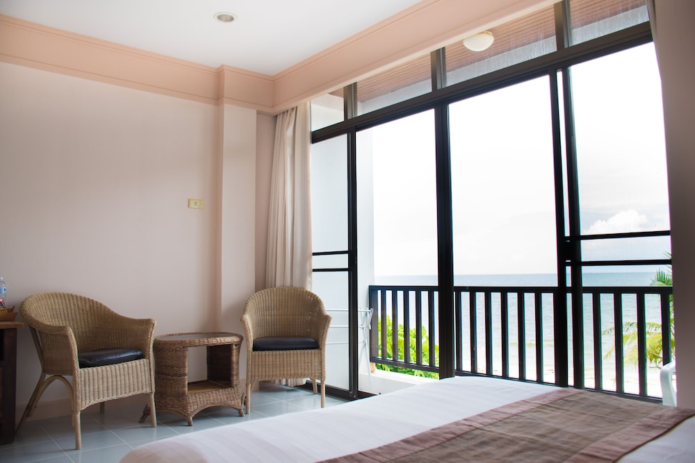 sea memories white sand beach hotel