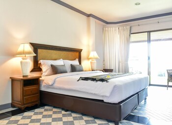 sea memories white sand beach hotel