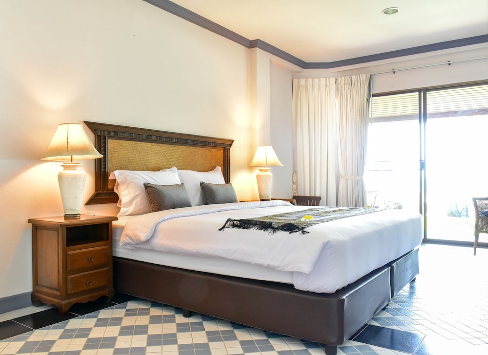 sea memories white sand beach hotel