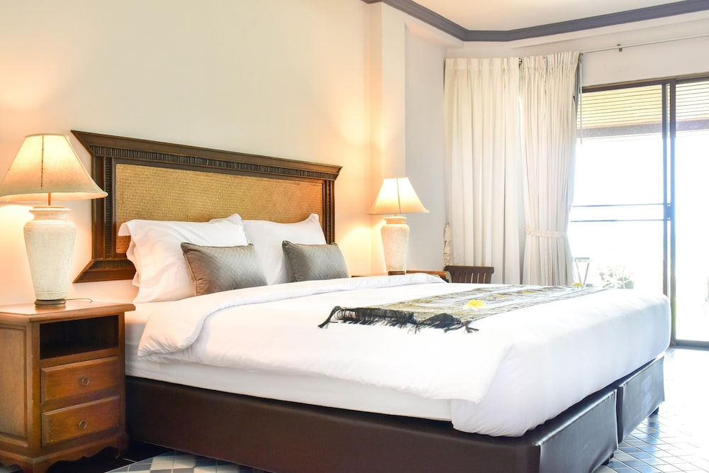 sea memories white sand beach hotel