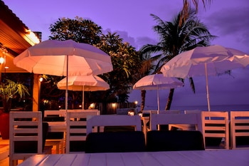 sea memories white sand beach hotel
