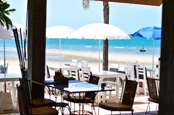 sea memories white sand beach hotel