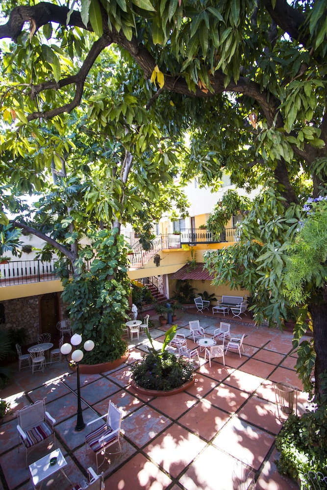 ideal villa hotel