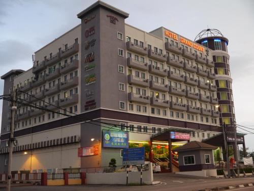 grand court hotel