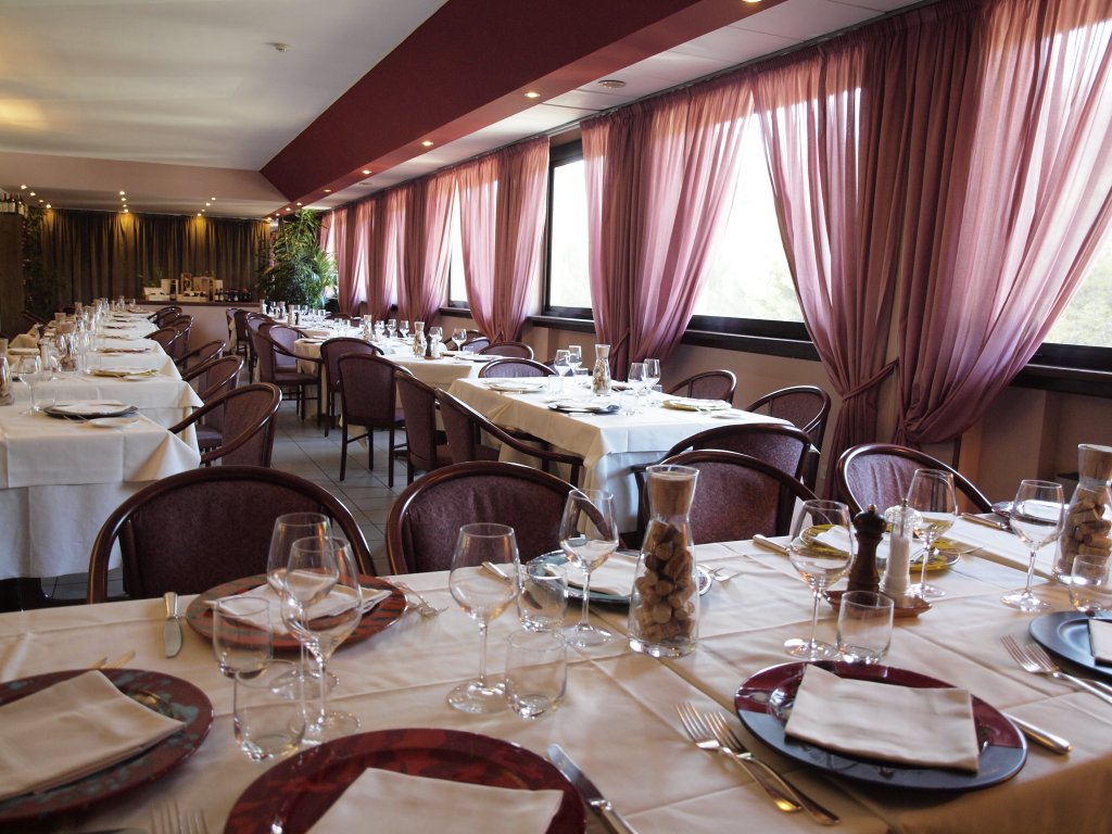 Hotel Giò Wine E Jazz Area,Near Oratorio Di San Bernardino,4 star