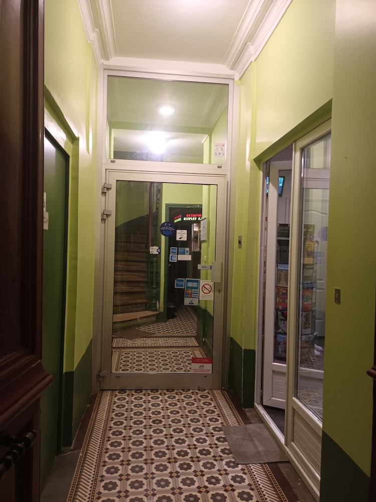 hotel azur montmartre