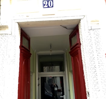 hotel azur montmartre