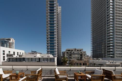 lily and bloom hotel